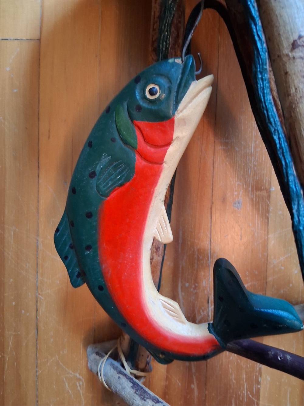 ❤️ Rustic Wooden Fish Side Table - Picture 6 of 6